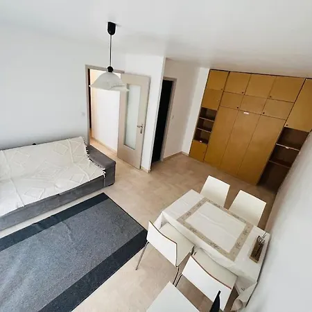 4 Couchages A 200 M De La Avec Garage, Linge De Maison Et Serviettes Pour 30 Euros En Option Apartment *