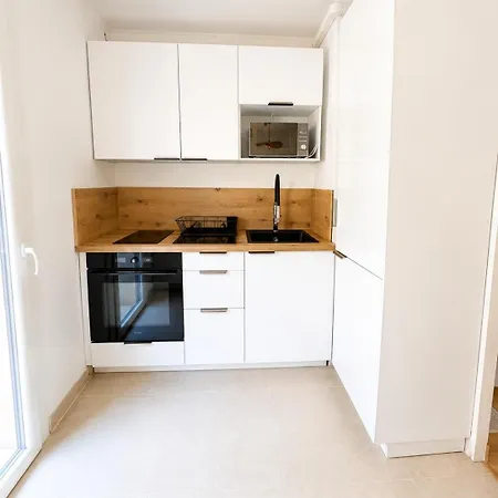 4 Couchages - A 2 Min De La A Pied - Parking Et Linge En Option דירה *